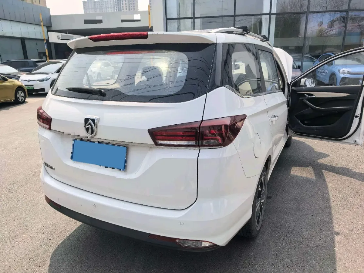 2018 BaoJun 360 1.5L 112HP L4 6MT,autocango,china used car exporter,china ev exporter,chinese used car exporter,chinese used ev exporter