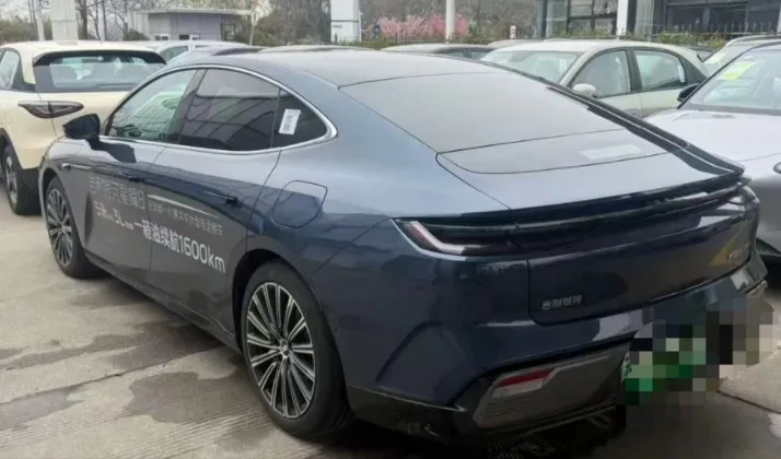 2025 Geely Galaxy Starshine 8 1.5T 163HP L4 3DHT PHEV 27.69KWH,autocango,china used car exporter,china ev exporter,chinese used car exporter,chinese used ev exporter