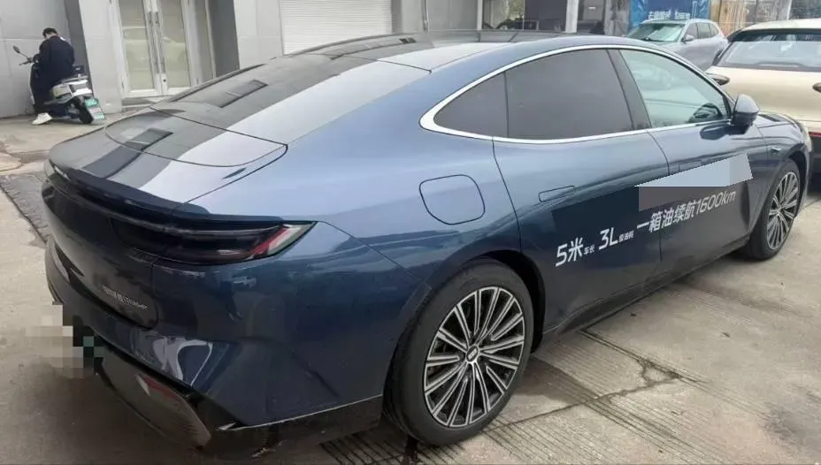 2025 Geely Galaxy Starshine 8 1.5T 163HP L4 3DHT PHEV 27.69KWH,autocango,china used car exporter,china ev exporter,chinese used car exporter,chinese used ev exporter