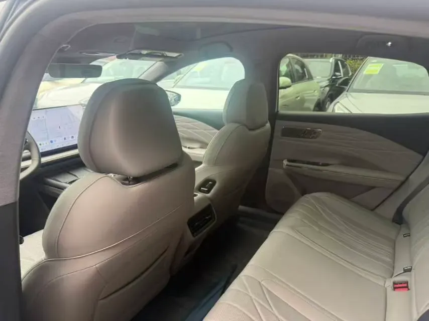2025 Geely Galaxy Starshine 8 1.5T 163HP L4 3DHT PHEV 27.69KWH,autocango,china used car exporter,china ev exporter,chinese used car exporter,chinese used ev exporter