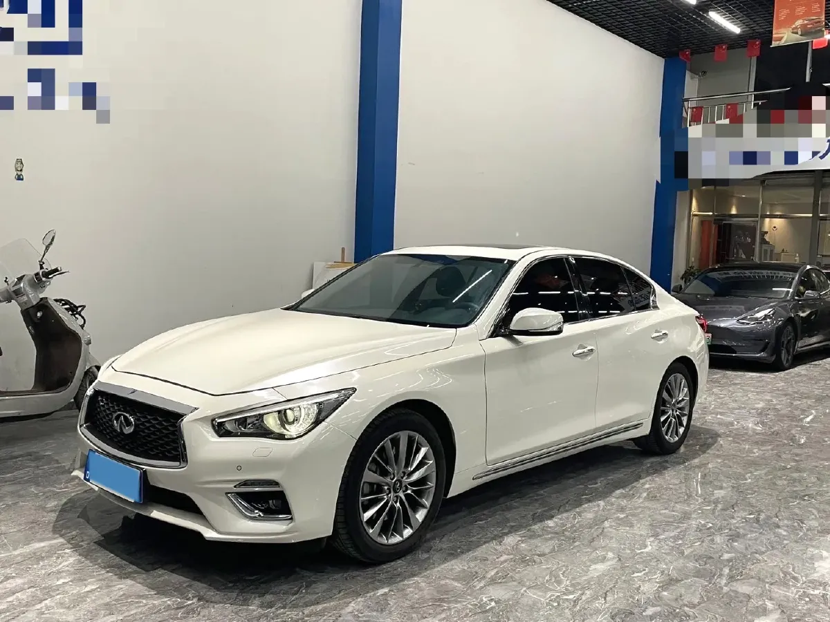 2018 Jeep Grand Commander 2.0T 265HP L4 9AT,autocango,china used car exporter,china ev exporter,chinese used car exporter,chinese used ev exporter