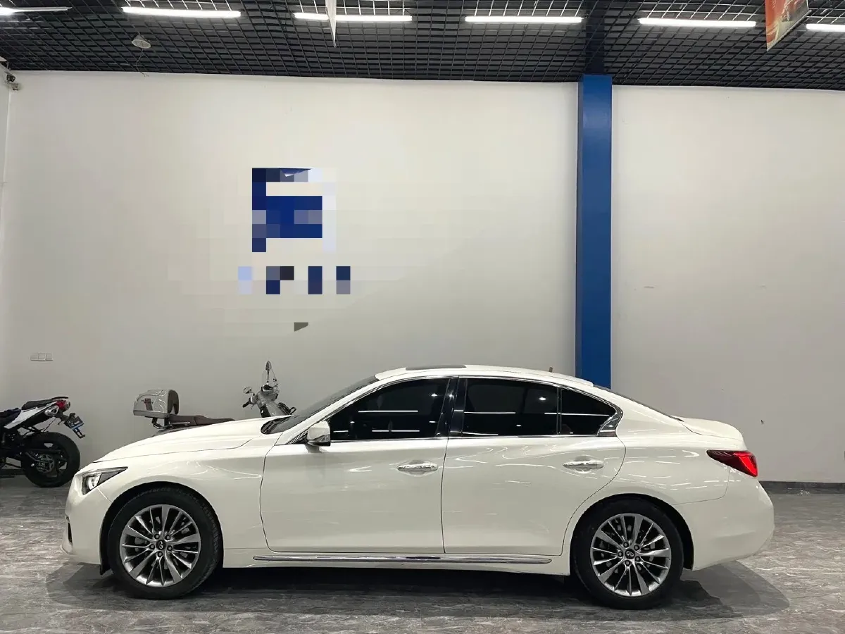 2018 Jeep Grand Commander 2.0T 265HP L4 9AT,autocango,china used car exporter,china ev exporter,chinese used car exporter,chinese used ev exporter