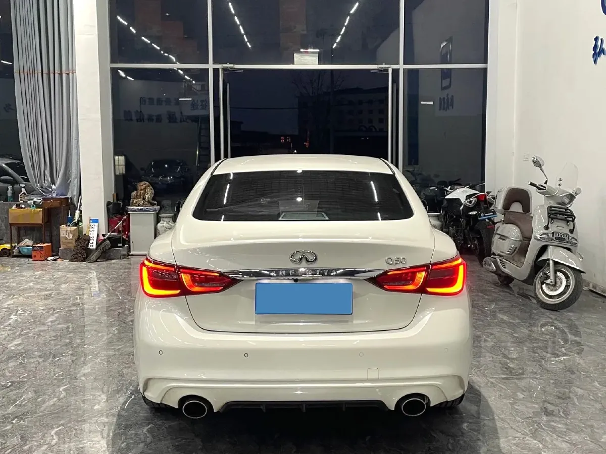 2018 Jeep Grand Commander 2.0T 265HP L4 9AT,autocango,china used car exporter,china ev exporter,chinese used car exporter,chinese used ev exporter