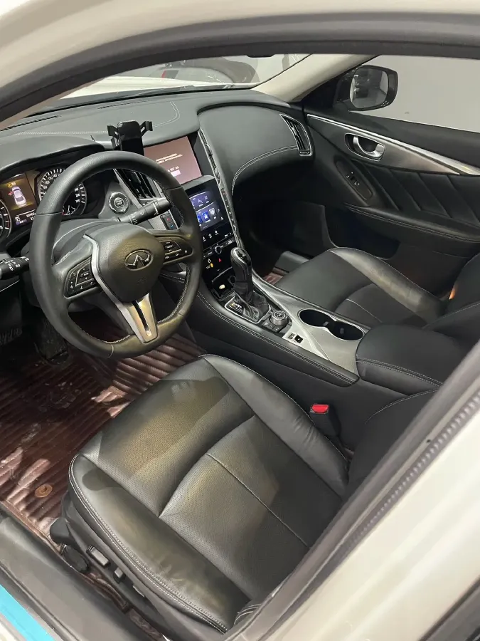 2018 Jeep Grand Commander 2.0T 265HP L4 9AT,autocango,china used car exporter,china ev exporter,chinese used car exporter,chinese used ev exporter