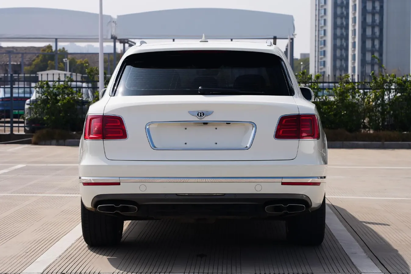 2018 Bentley Bentayga 4.0T 550HP V8 8AT,autocango,china used car exporter,china ev exporter,chinese used car exporter,chinese used ev exporter