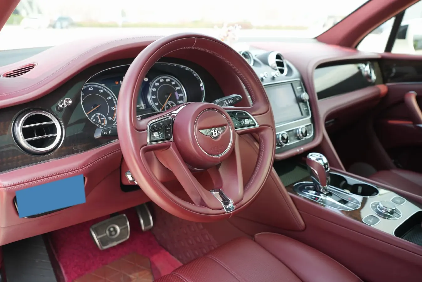 2018 Bentley Bentayga 4.0T 550HP V8 8AT,autocango,china used car exporter,china ev exporter,chinese used car exporter,chinese used ev exporter