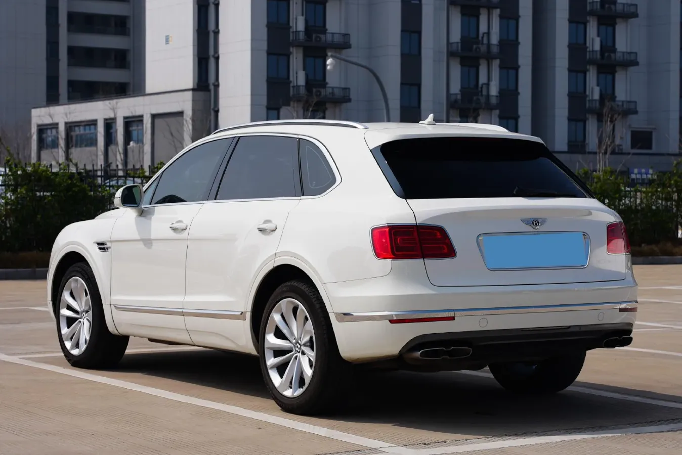 2018 Bentley Bentayga 4.0T 550HP V8 8AT,autocango,china used car exporter,china ev exporter,chinese used car exporter,chinese used ev exporter