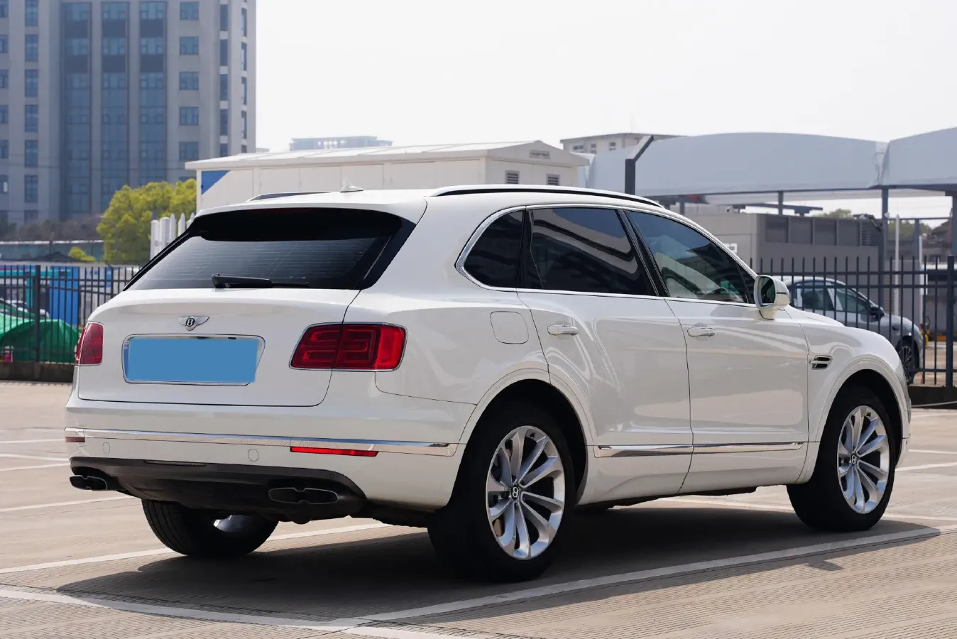 2018 Bentley Bentayga 4.0T 550HP V8 8AT,autocango,china used car exporter,china ev exporter,chinese used car exporter,chinese used ev exporter