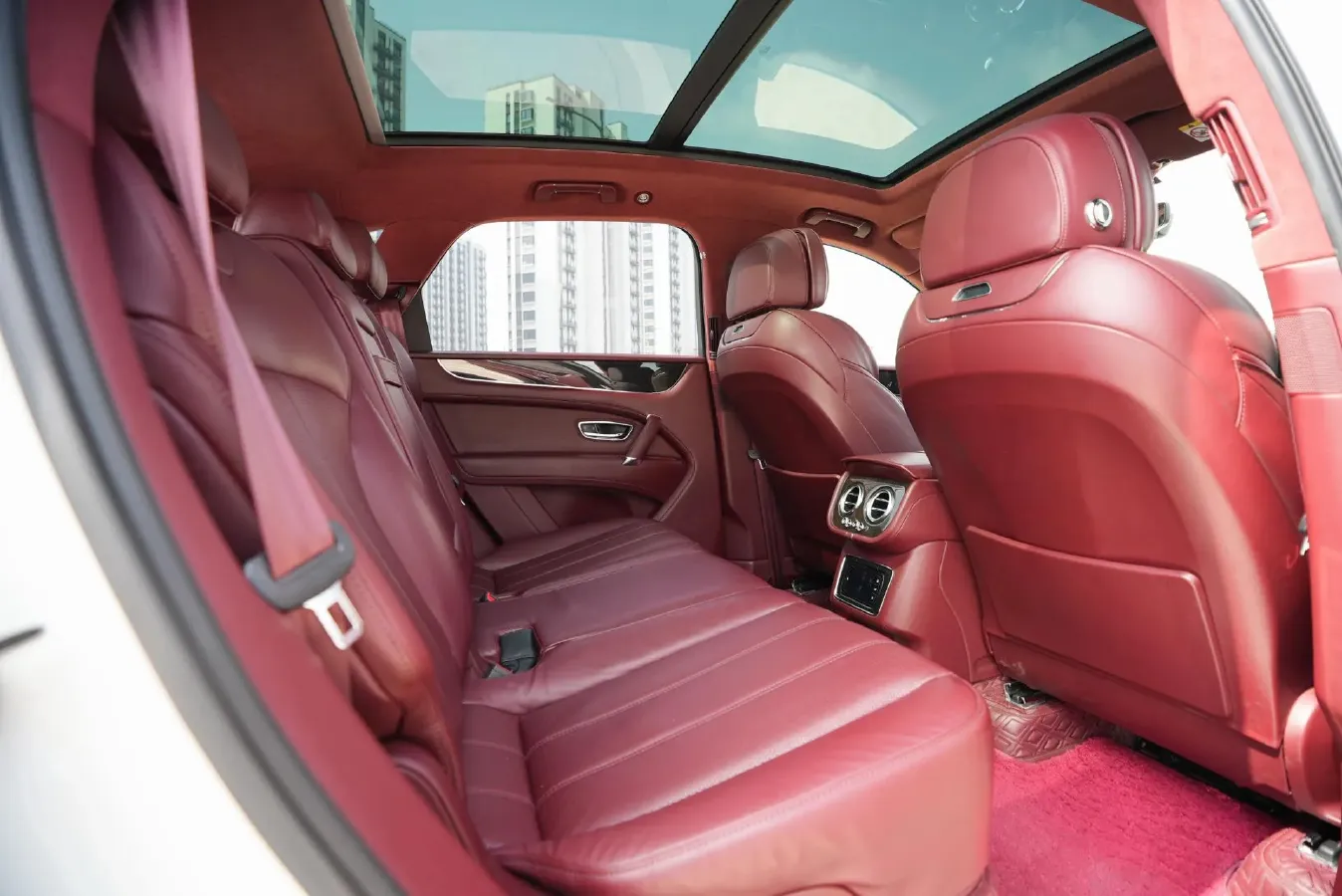 2018 Bentley Bentayga 4.0T 550HP V8 8AT,autocango,china used car exporter,china ev exporter,chinese used car exporter,chinese used ev exporter