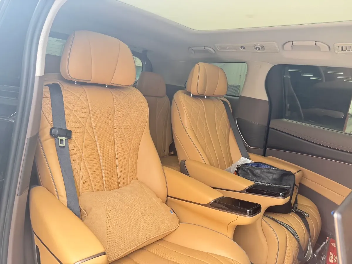 2022 Mercedes-Benz GLC Class 2.0T 197HP L4 9AT,autocango,china used car exporter,china ev exporter,chinese used car exporter,chinese used ev exporter