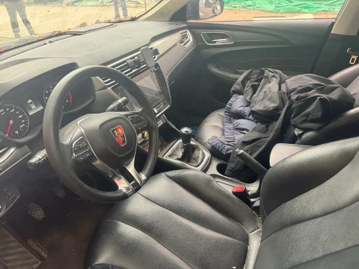 2020 Roewe i5 1.5L 120HP L4 5MT,autocango,china used car exporter,china ev exporter,chinese used car exporter,chinese used ev exporter