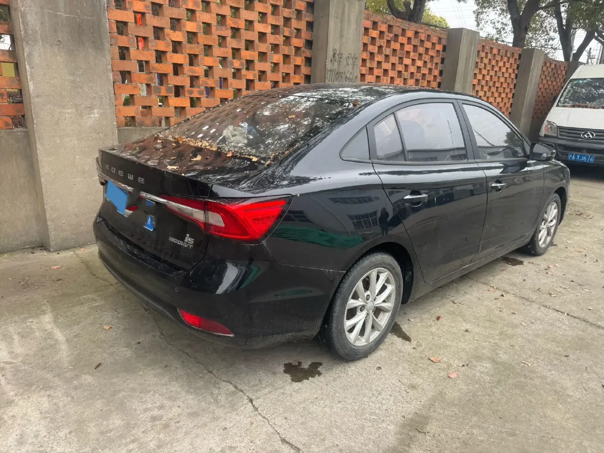 2020 Roewe i5 1.5L 120HP L4 5MT,autocango,china used car exporter,china ev exporter,chinese used car exporter,chinese used ev exporter