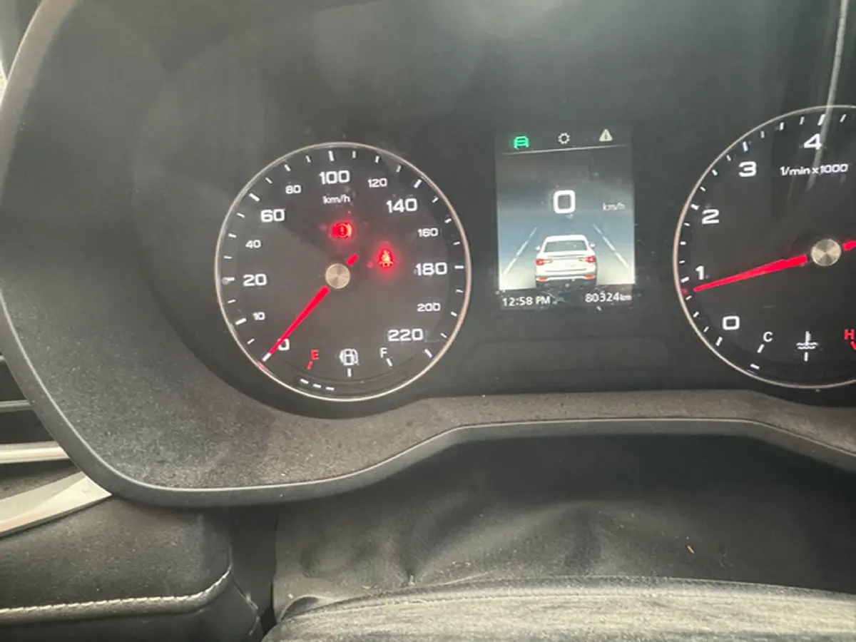 2020 Roewe i5 1.5L 120HP L4 5MT,autocango,china used car exporter,china ev exporter,chinese used car exporter,chinese used ev exporter