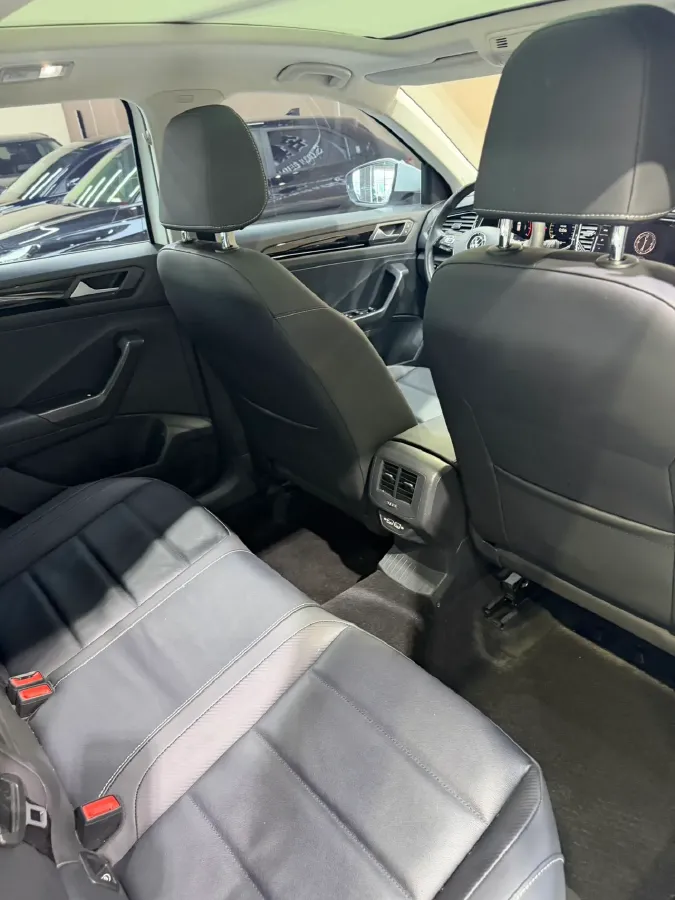 2022 Volkswagen T-Roc 1.4T 150HP L4 7DCT,autocango,china used car exporter,china ev exporter,chinese used car exporter,chinese used ev exporter