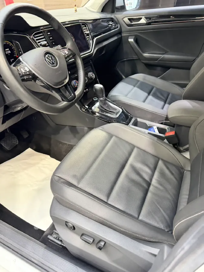 2022 Volkswagen T-Roc 1.4T 150HP L4 7DCT,autocango,china used car exporter,china ev exporter,chinese used car exporter,chinese used ev exporter