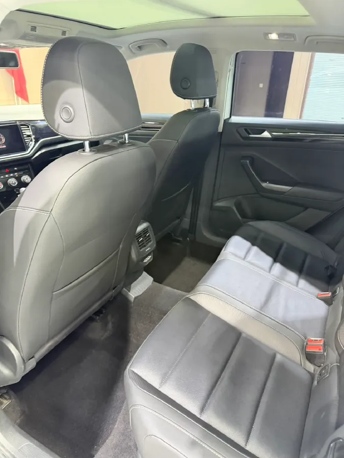 2022 Volkswagen T-Roc 1.4T 150HP L4 7DCT,autocango,china used car exporter,china ev exporter,chinese used car exporter,chinese used ev exporter