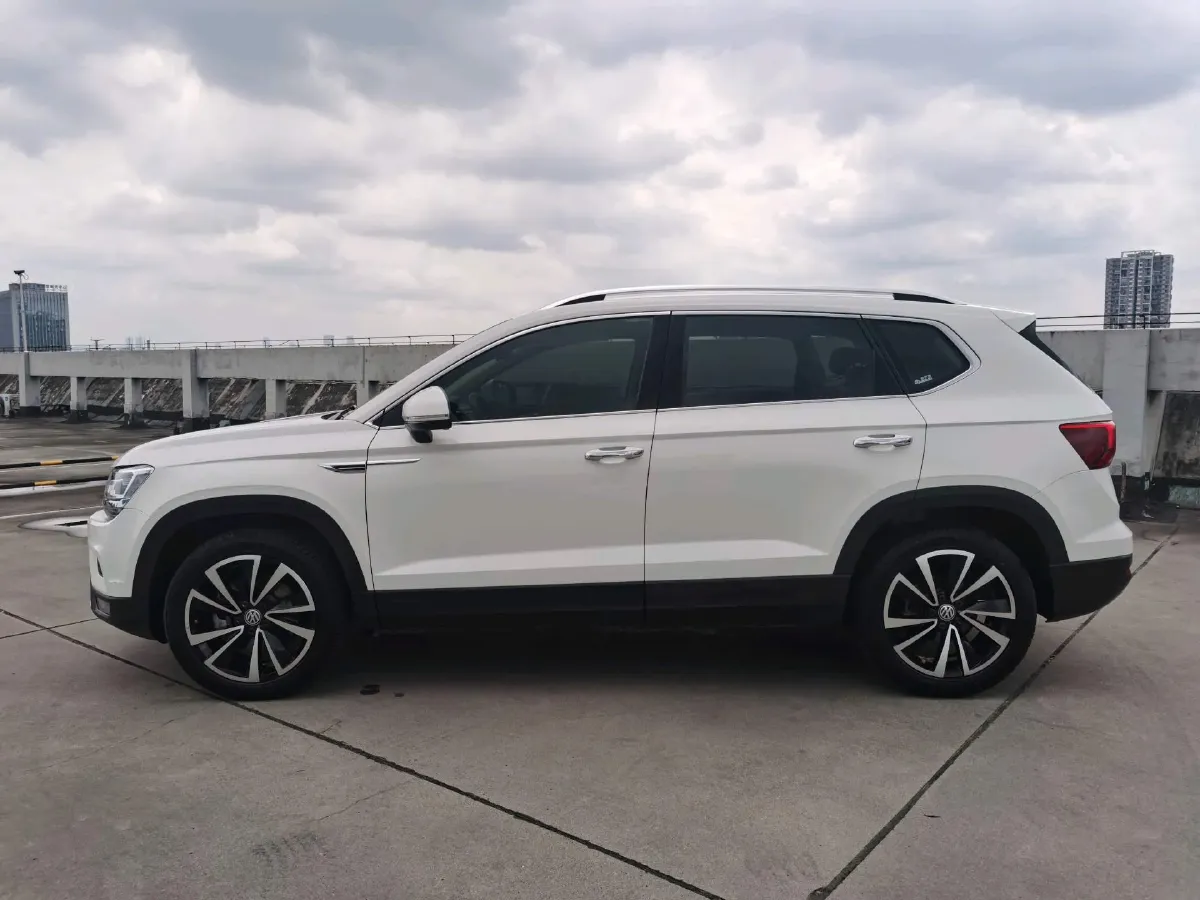 2019 MINI MINI 1.5T 102HP L3 7DCT,autocango,china used car exporter,china ev exporter,chinese used car exporter,chinese used ev exporter