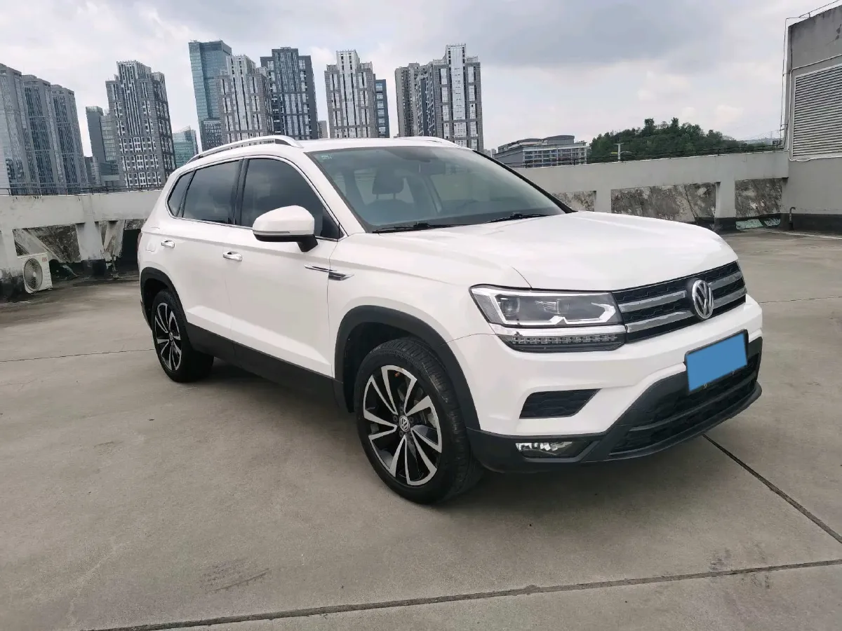 2019 MINI MINI 1.5T 102HP L3 7DCT,autocango,china used car exporter,china ev exporter,chinese used car exporter,chinese used ev exporter