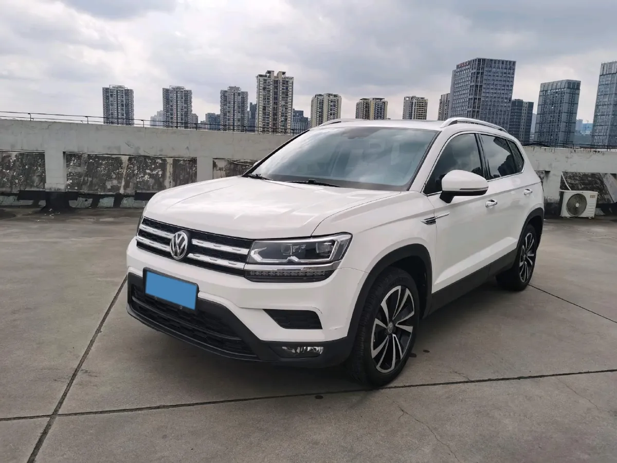 2019 MINI MINI 1.5T 102HP L3 7DCT,autocango,china used car exporter,china ev exporter,chinese used car exporter,chinese used ev exporter