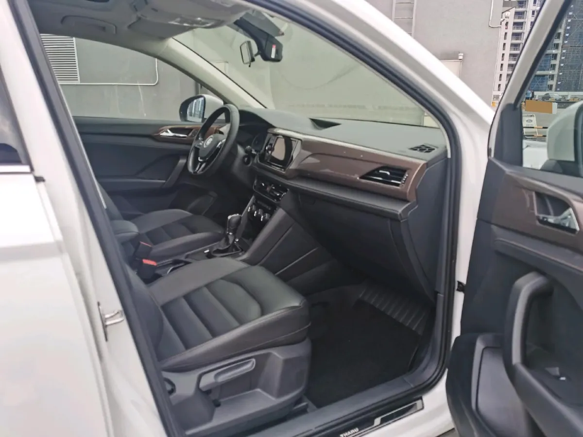 2019 MINI MINI 1.5T 102HP L3 7DCT,autocango,china used car exporter,china ev exporter,chinese used car exporter,chinese used ev exporter