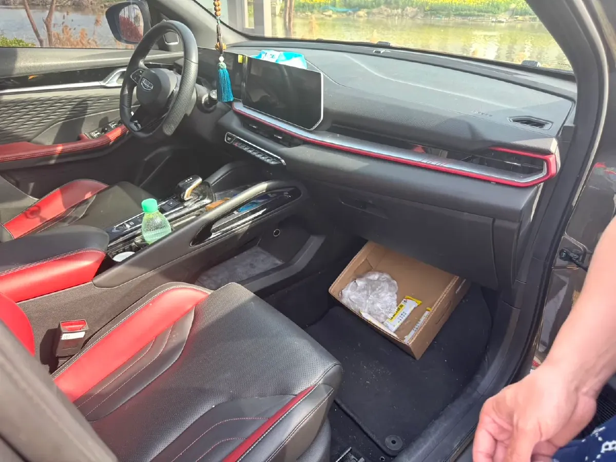 2022 Geely Coolray 1.5T 181HP L4 7DCT,autocango,china used car exporter,china ev exporter,chinese used car exporter,chinese used ev exporter