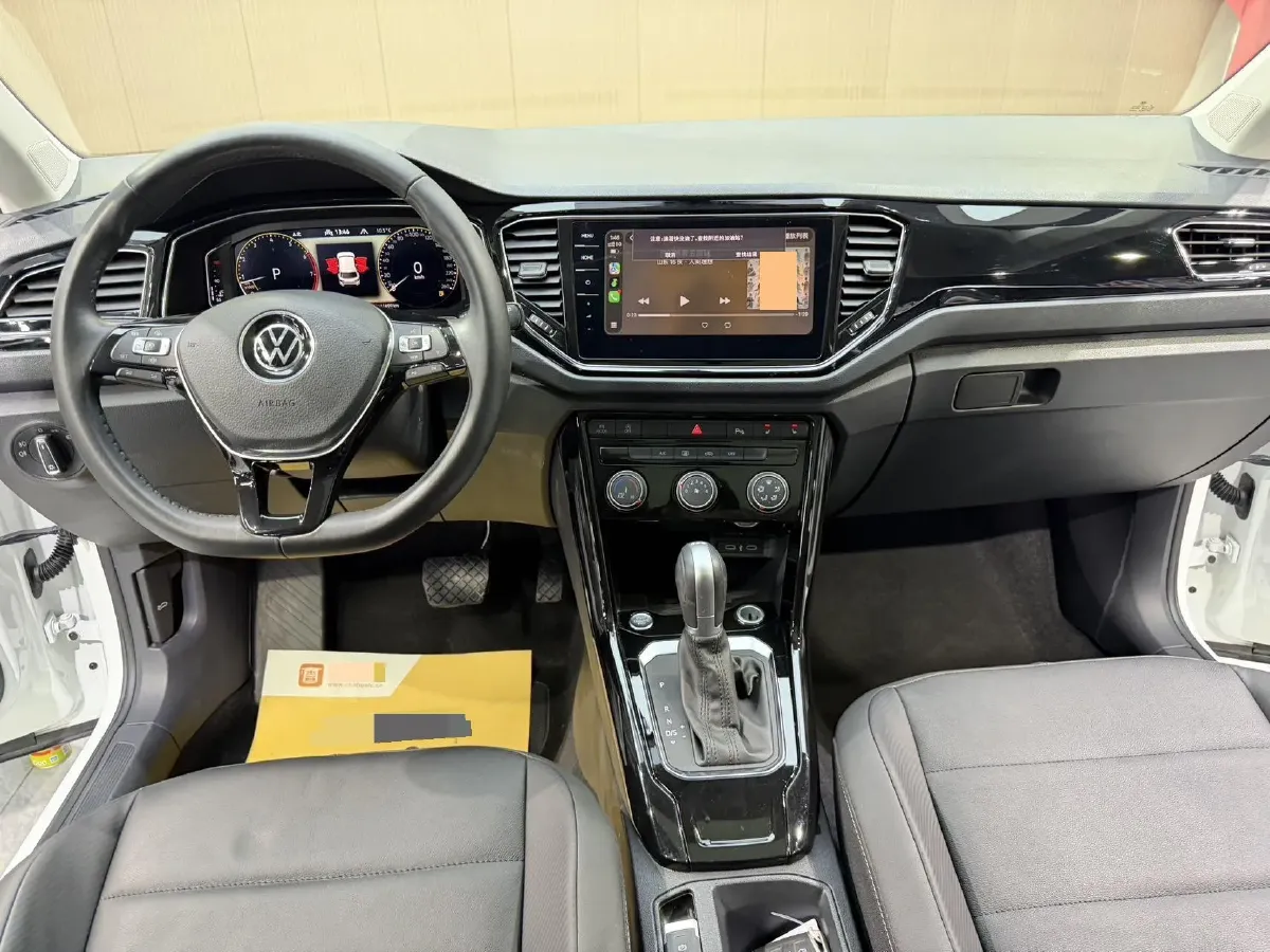 2022 Volkswagen T-Roc 1.4T 150HP L4 7DCT,autocango,china used car exporter,china ev exporter,chinese used car exporter,chinese used ev exporter