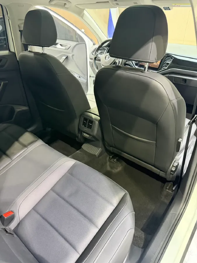 2022 Volkswagen T-Roc 1.4T 150HP L4 7DCT,autocango,china used car exporter,china ev exporter,chinese used car exporter,chinese used ev exporter