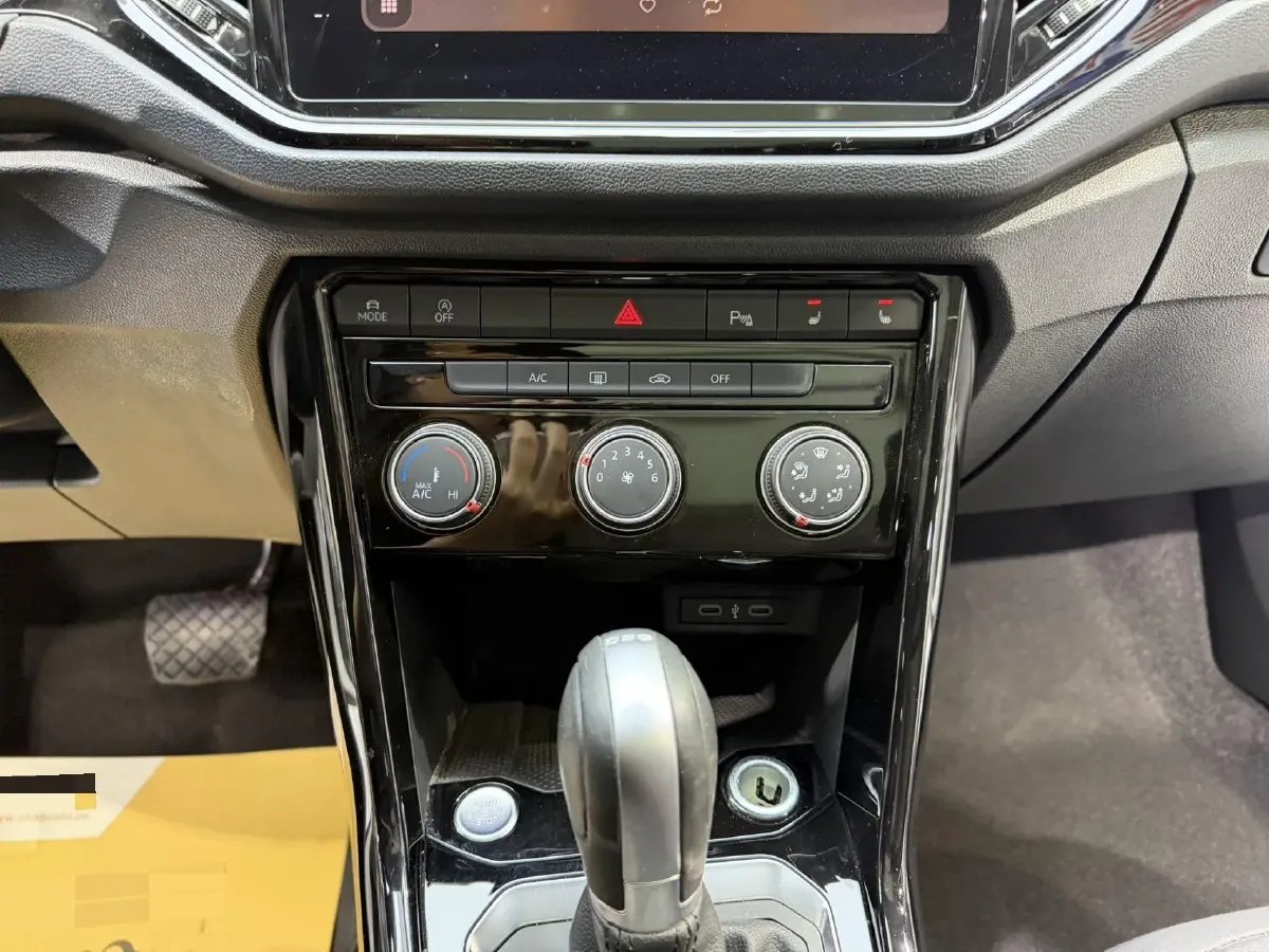 2022 Volkswagen T-Roc 1.4T 150HP L4 7DCT,autocango,china used car exporter,china ev exporter,chinese used car exporter,chinese used ev exporter