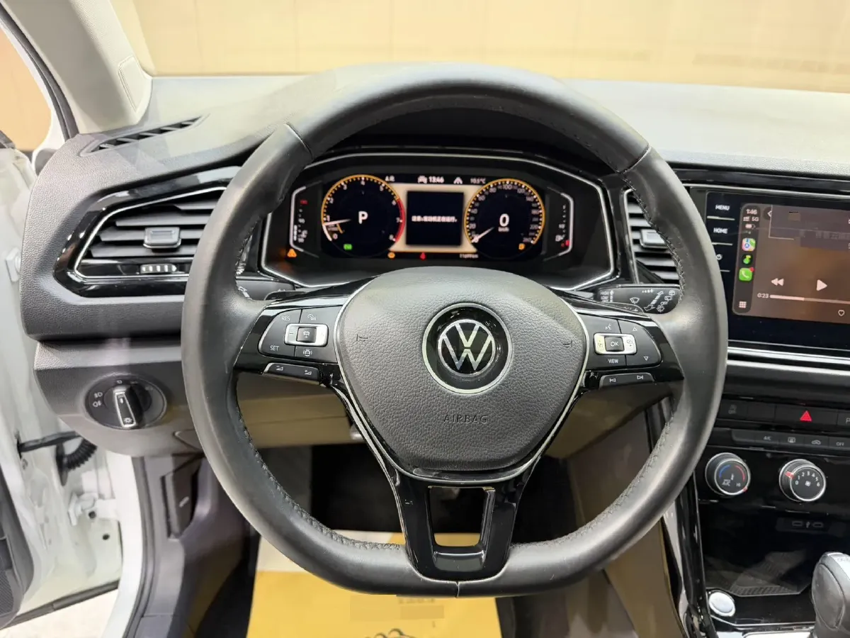 2022 Volkswagen T-Roc 1.4T 150HP L4 7DCT,autocango,china used car exporter,china ev exporter,chinese used car exporter,chinese used ev exporter