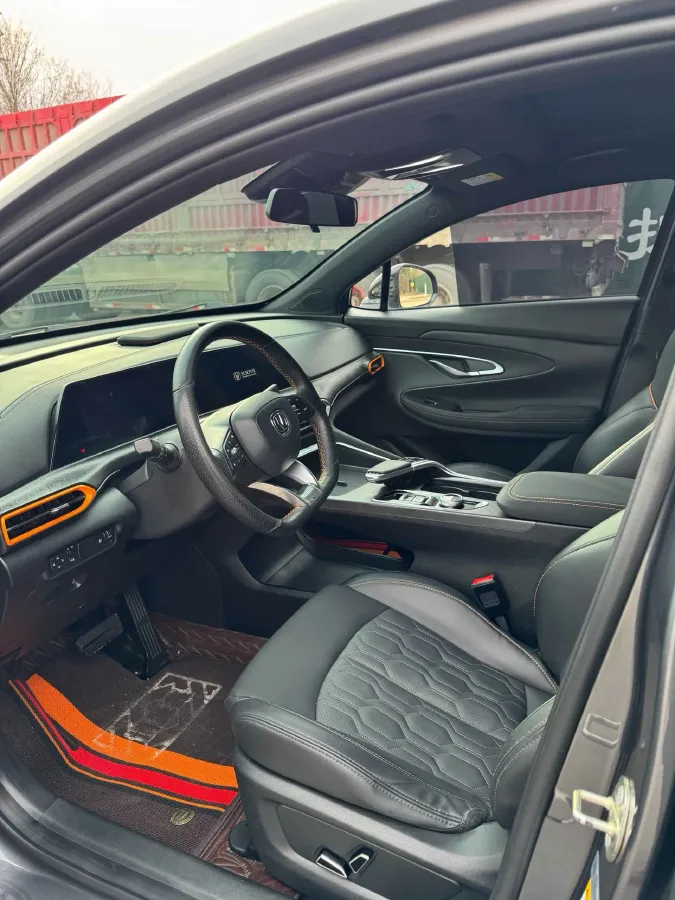 2022 ChangAn UNI-T 1.5T 188HP L4 7DCT,autocango,china used car exporter,china ev exporter,chinese used car exporter,chinese used ev exporter