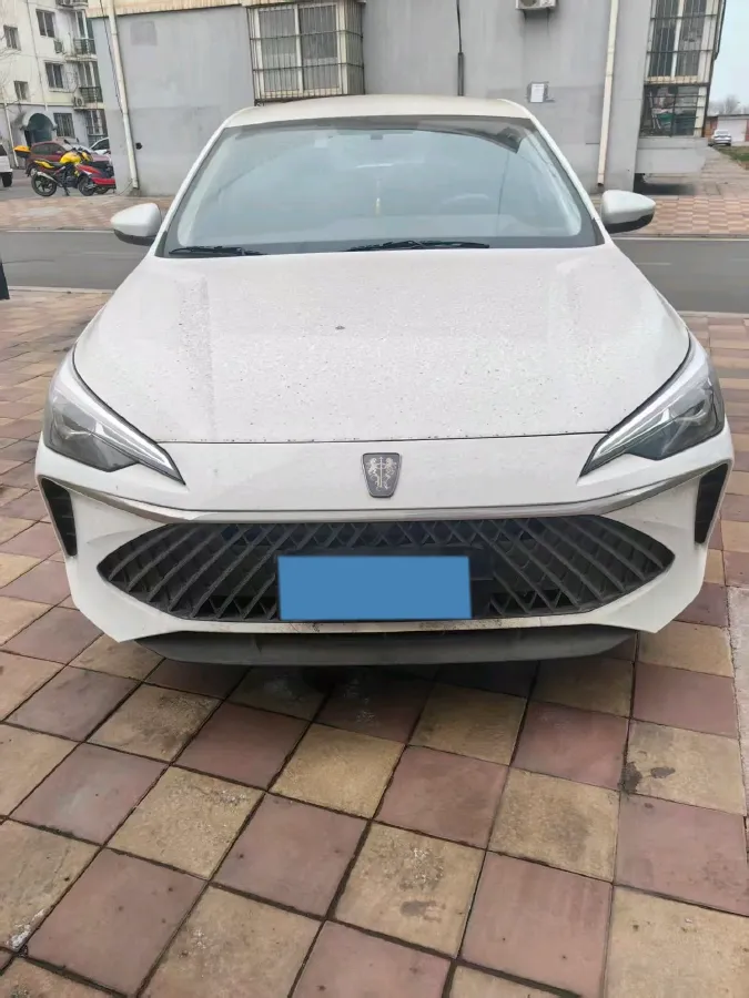 2023 Roewe i5 1.5L 129HP L4 5MT,autocango,china used car exporter,china ev exporter,chinese used car exporter,chinese used ev exporter