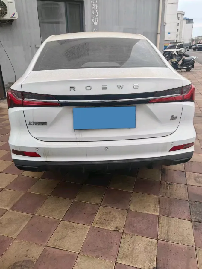 2023 Roewe i5 1.5L 129HP L4 5MT,autocango,china used car exporter,china ev exporter,chinese used car exporter,chinese used ev exporter