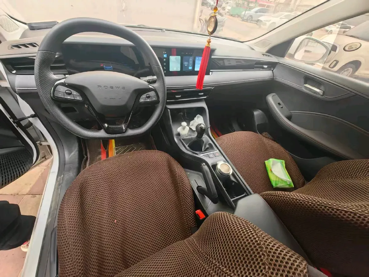 2023 Roewe i5 1.5L 129HP L4 5MT,autocango,china used car exporter,china ev exporter,chinese used car exporter,chinese used ev exporter
