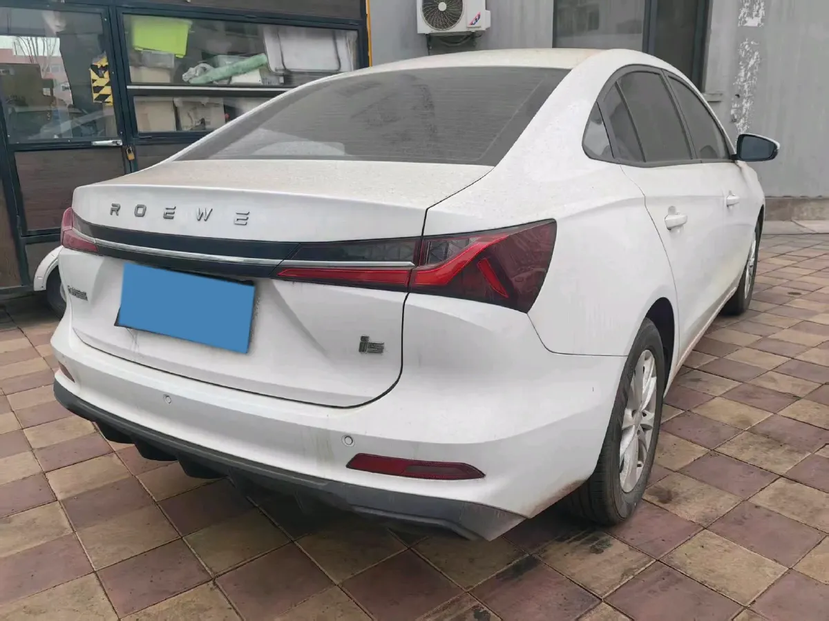 2023 Roewe i5 1.5L 129HP L4 5MT,autocango,china used car exporter,china ev exporter,chinese used car exporter,chinese used ev exporter