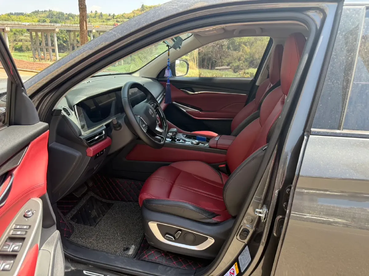 2021 ChangAn CS75 Plus 2.0T 233HP L4 8AT,autocango,china used car exporter,china ev exporter,chinese used car exporter,chinese used ev exporter