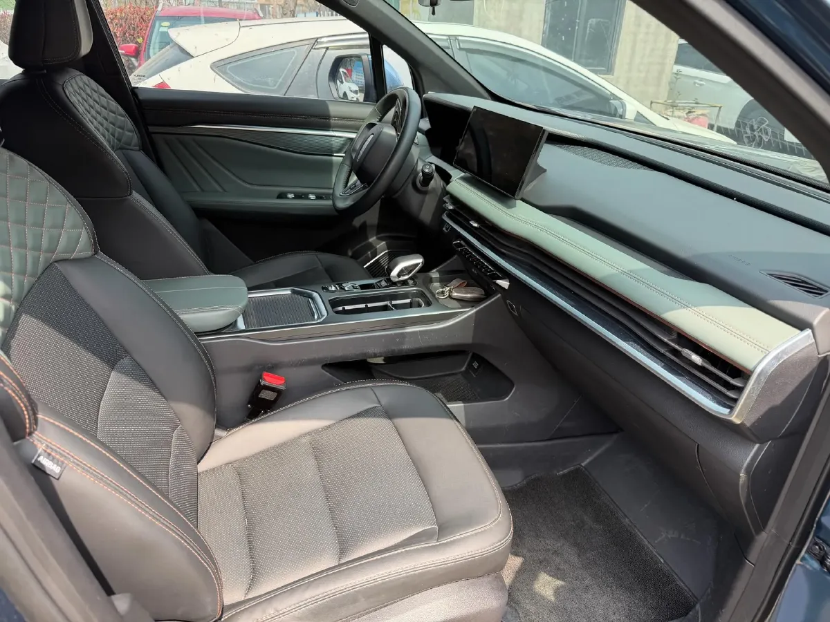 2023 Geely Okavango L 2.0T 218HP L4 7DCT,autocango,china used car exporter,china ev exporter,chinese used car exporter,chinese used ev exporter