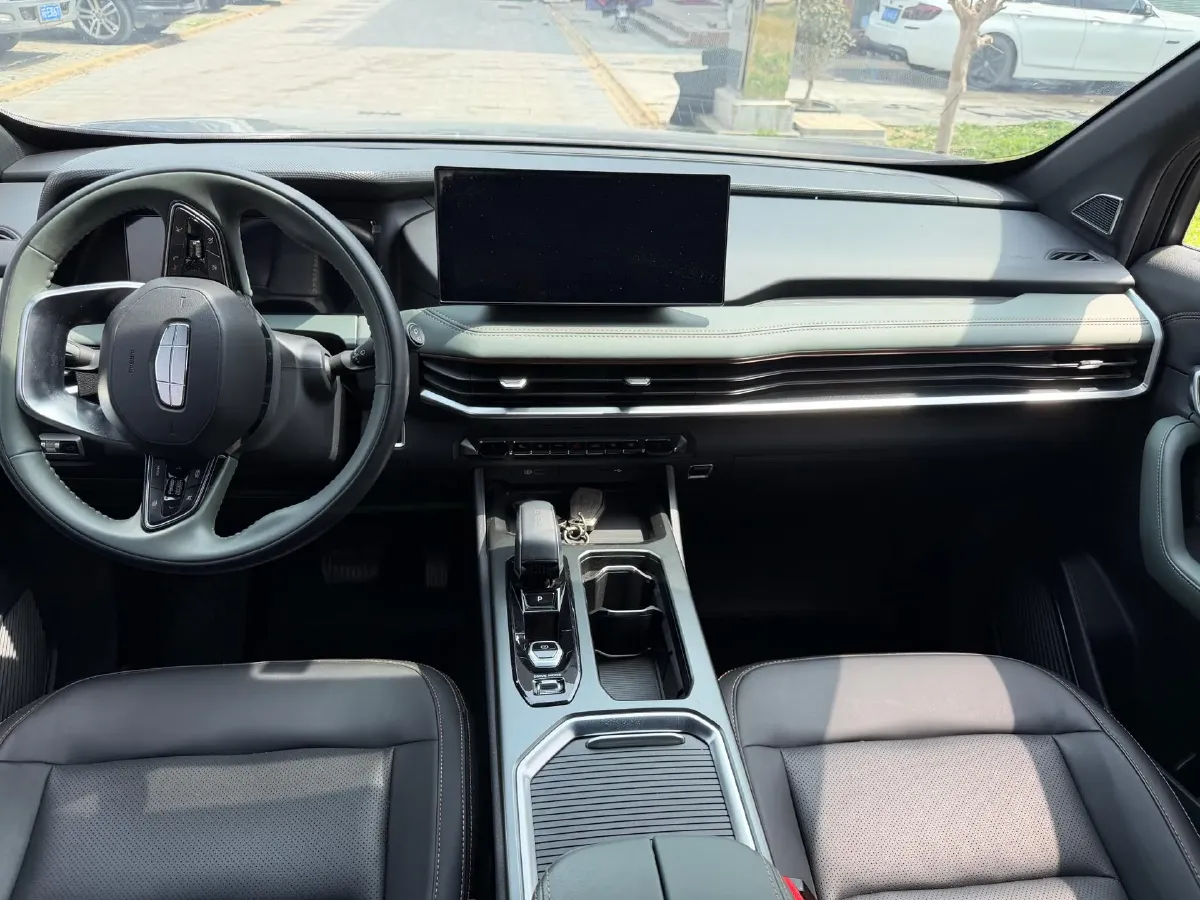 2023 Geely Okavango L 2.0T 218HP L4 7DCT,autocango,china used car exporter,china ev exporter,chinese used car exporter,chinese used ev exporter