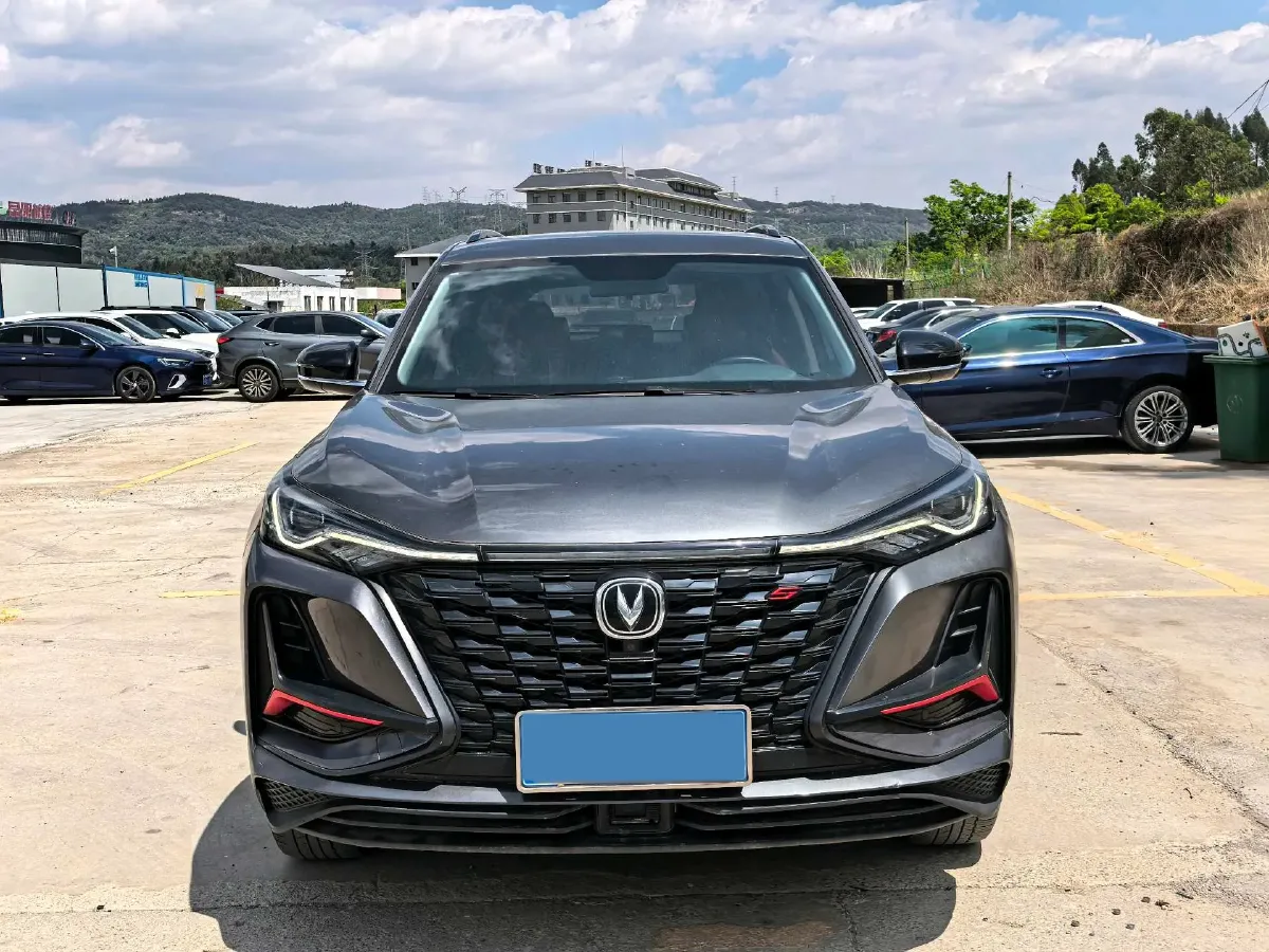 2022 ChangAn CS75 Plus 2.0T 233HP L4 8AT,autocango,china used car exporter,china ev exporter,chinese used car exporter,chinese used ev exporter