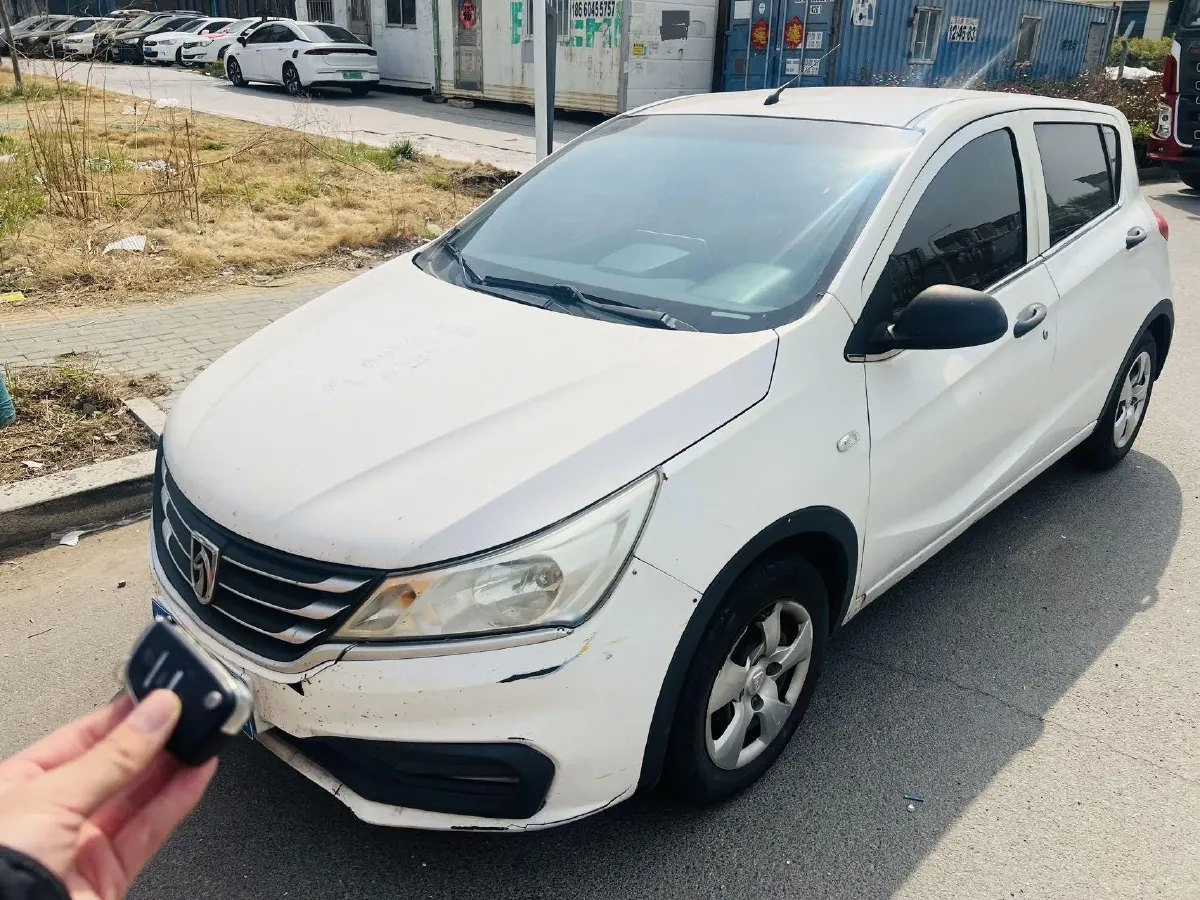 2016 BaoJun 310 1.2L 82HP L4 5MT,autocango,china used car exporter,china ev exporter,chinese used car exporter,chinese used ev exporter