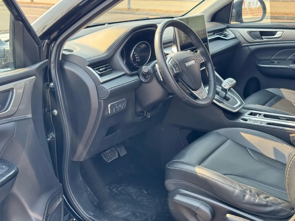 2021 Haval M6 1.5T 150HP L4 7DCT,autocango,china used car exporter,china ev exporter,chinese used car exporter,chinese used ev exporter