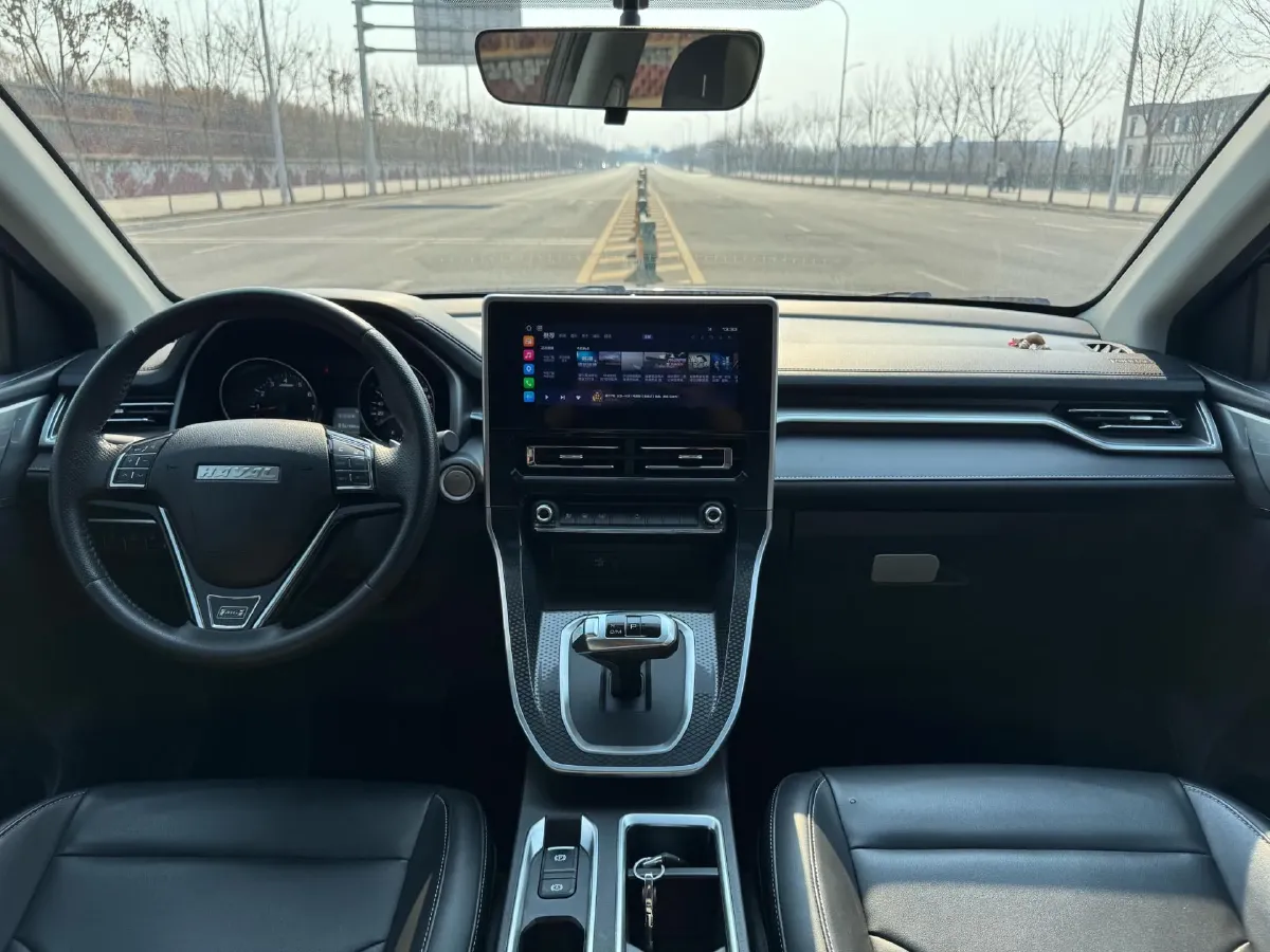2021 Haval M6 1.5T 150HP L4 7DCT,autocango,china used car exporter,china ev exporter,chinese used car exporter,chinese used ev exporter