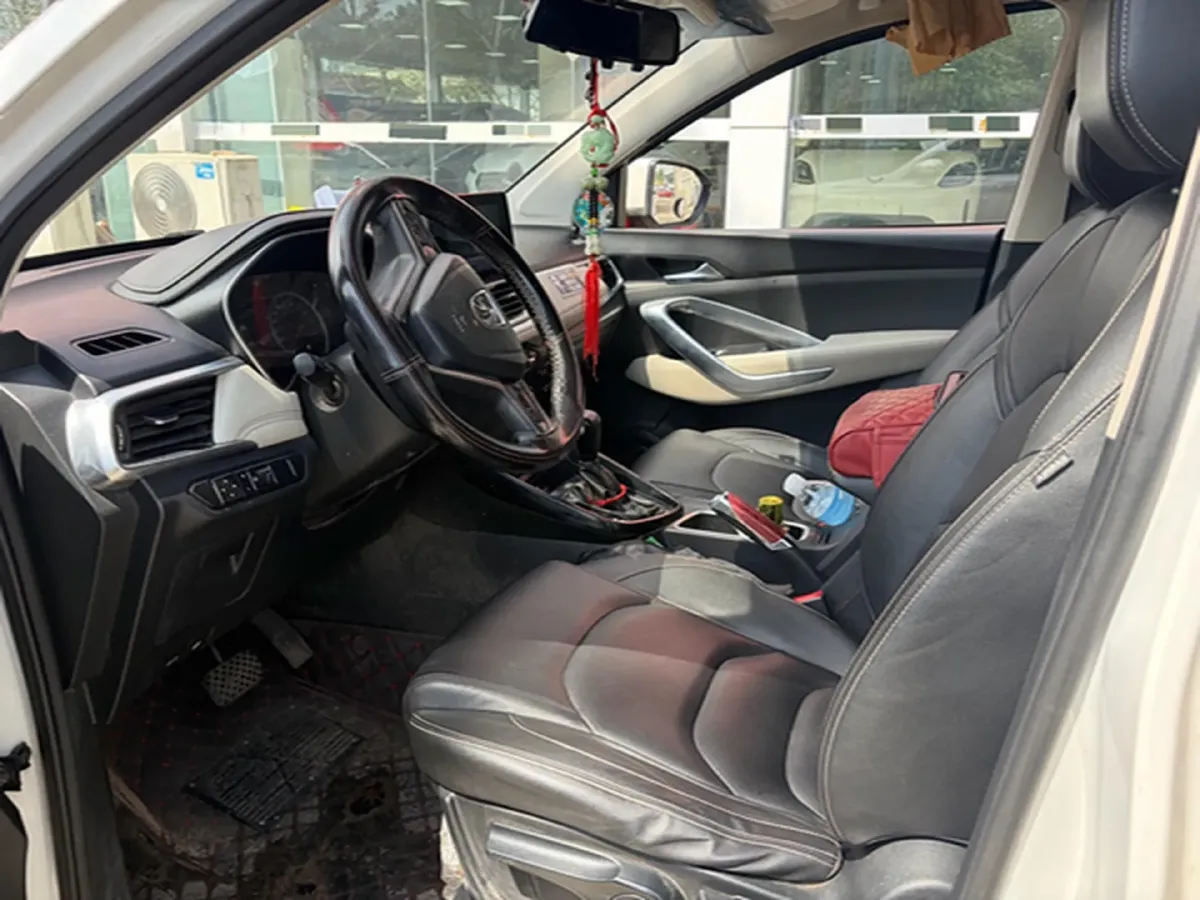 2019 BaoJun 530 1.5T 151HP L4 CVT,autocango,china used car exporter,china ev exporter,chinese used car exporter,chinese used ev exporter