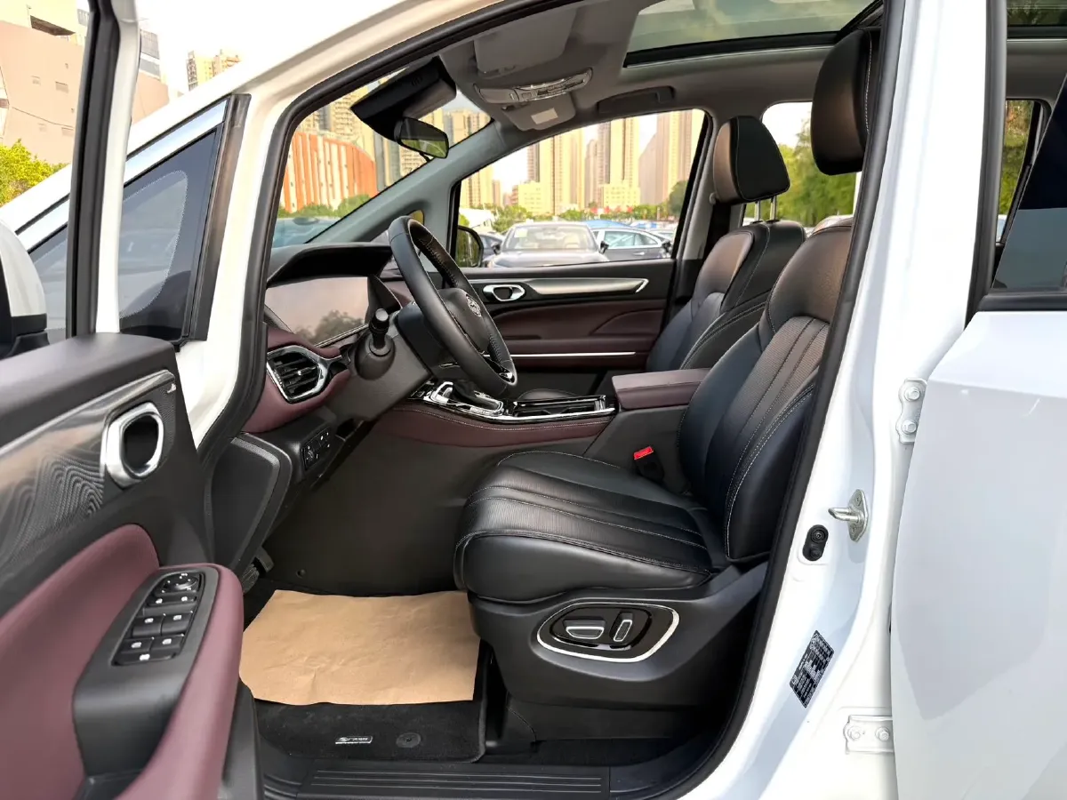 2023 GAC Trumpchi M6 1.5T 177HP L4 7DCT,autocango,china used car exporter,china ev exporter,chinese used car exporter,chinese used ev exporter