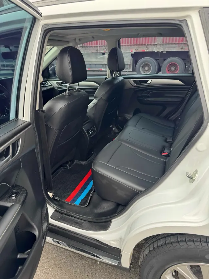 2021 Haval M6 1.5T 150HP L4 7DCT,autocango,china used car exporter,china ev exporter,chinese used car exporter,chinese used ev exporter