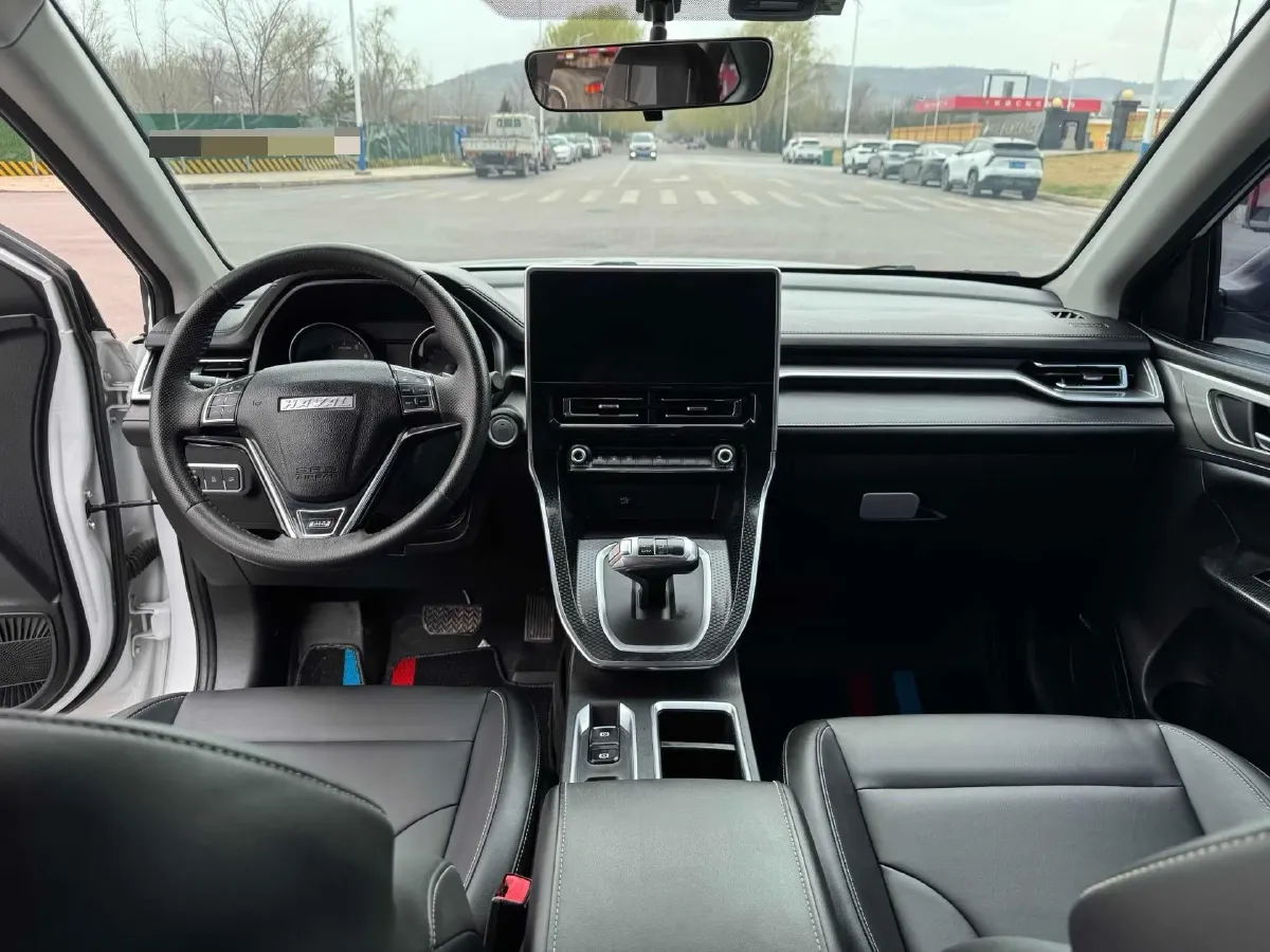 2021 Haval M6 1.5T 150HP L4 7DCT,autocango,china used car exporter,china ev exporter,chinese used car exporter,chinese used ev exporter