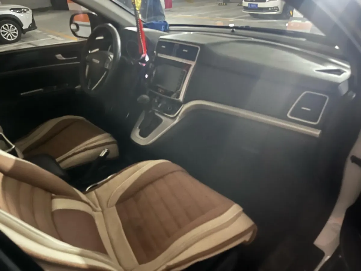 2019 Haval M6 1.5T 150HP L4 7DCT,autocango,china used car exporter,china ev exporter,chinese used car exporter,chinese used ev exporter