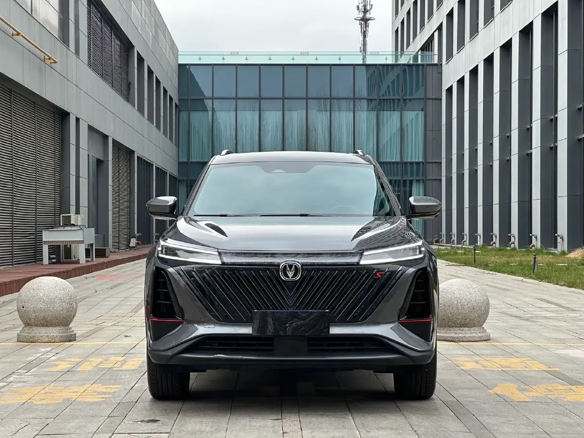 2022 ChangAn CS75 Plus 1.5T 188HP L4 8AT,autocango,china used car exporter,china ev exporter,chinese used car exporter,chinese used ev exporter