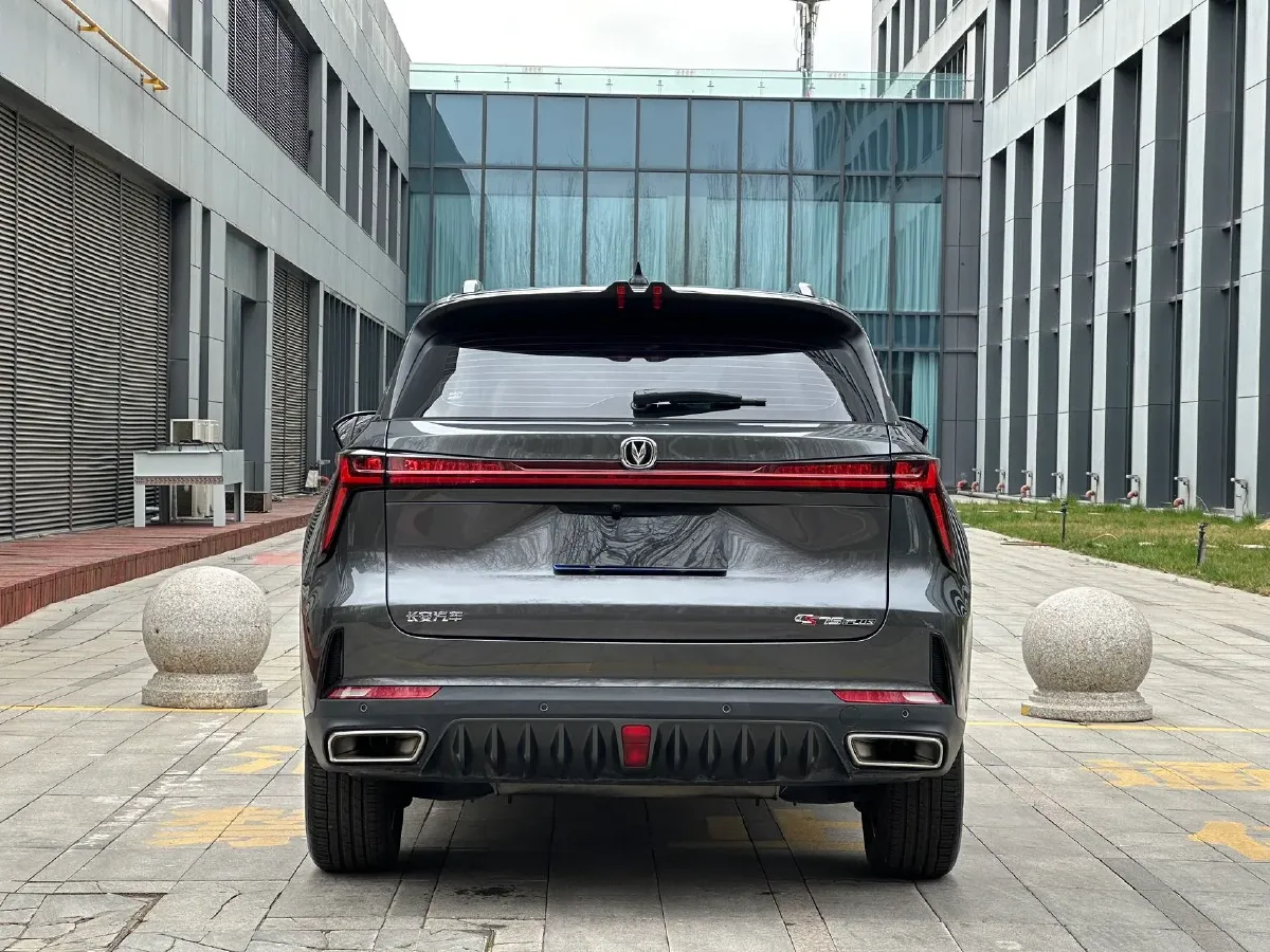 2022 ChangAn CS75 Plus 1.5T 188HP L4 8AT,autocango,china used car exporter,china ev exporter,chinese used car exporter,chinese used ev exporter