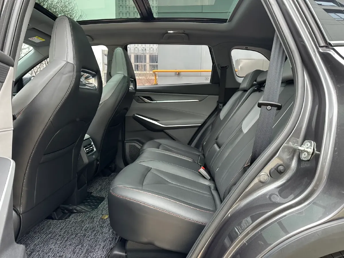 2022 ChangAn CS75 Plus 1.5T 188HP L4 8AT,autocango,china used car exporter,china ev exporter,chinese used car exporter,chinese used ev exporter