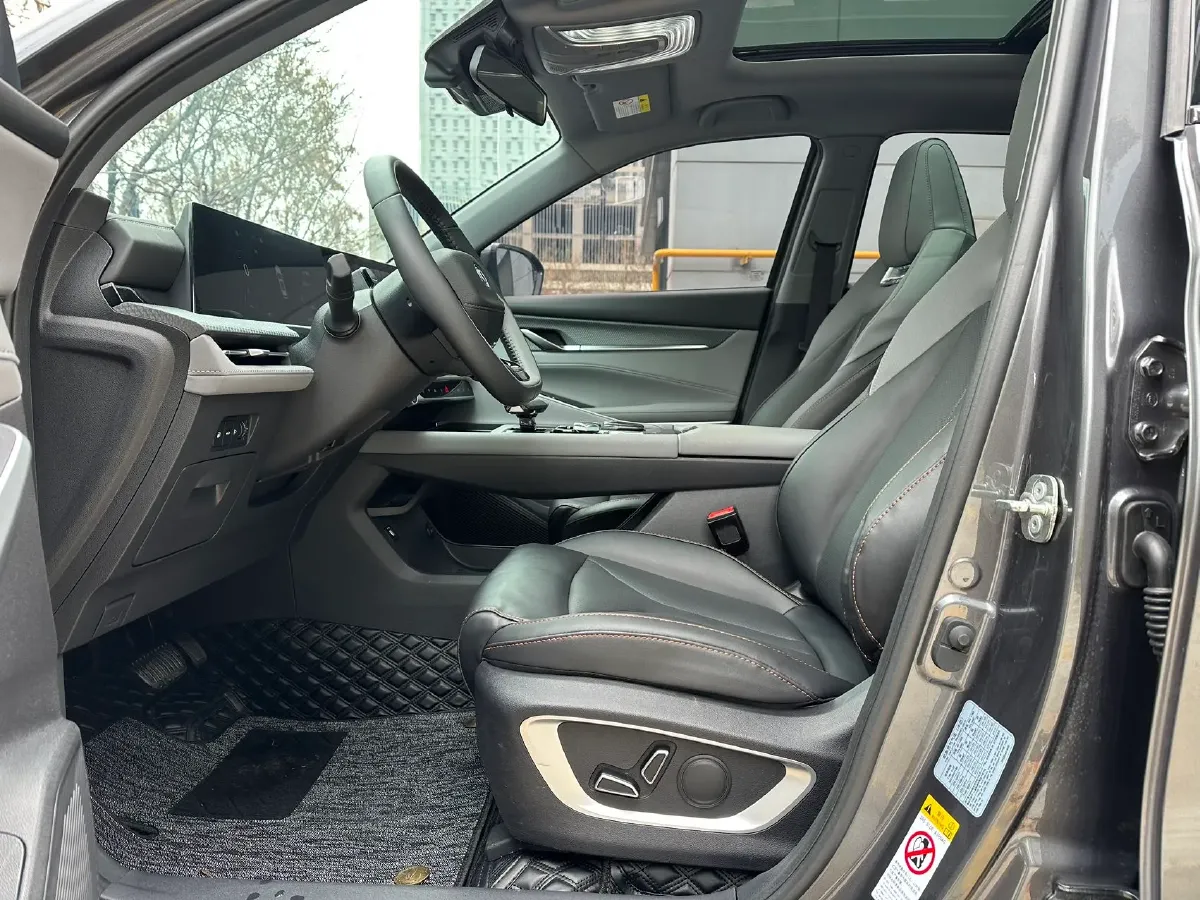 2022 ChangAn CS75 Plus 1.5T 188HP L4 8AT,autocango,china used car exporter,china ev exporter,chinese used car exporter,chinese used ev exporter